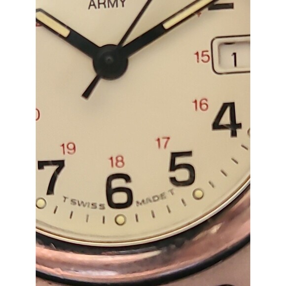 Vtg 2001 Victorinox Swiss Army Ladies Quartz 28mm Officer's Watch - Enamel Dial - Picture 4 of 12